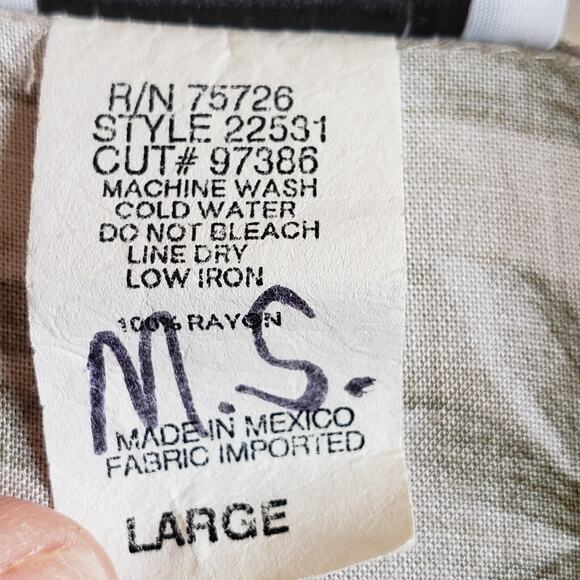 VTG Teddi Shirt Womens L Green Button Down Long Tailored Oversized Classic Crop - Picture 13 of 14